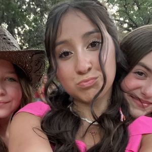 Meet your Posher, Rosalie